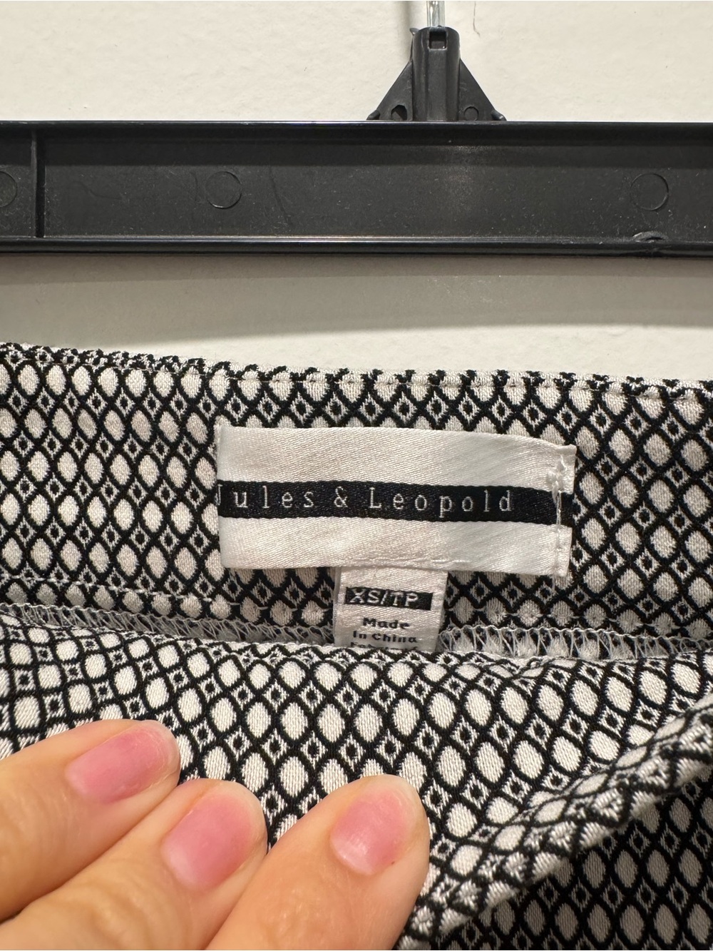 Jules & Leopold Black & White Micro‑Geometric Ankle Pants Old Money Classic - Picture 2 of 8